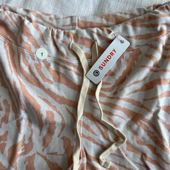 Sundry Zebra Print Lounge Shorts with Drawstring‎ Waist Casual Size 1 - Picture 2 of 7